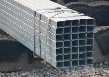 Séquences creuses en acier sans soudure de 1 à 12 m de longueur Options galvanisées et en aluminium