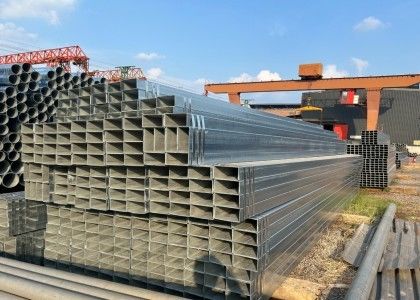 6m sections creuses en acier avec une longueur de 6m et certificat ISO Q195-Q345