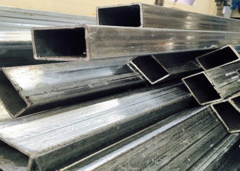 Pipe en acier inoxydable sans couture de 3000 mm de longueur en forme de rectangle