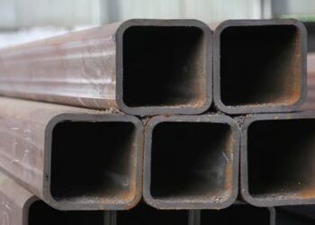 Sections creuses en acier laminé à chaud d'une épaisseur de 0,5 mm à 25 mm et d'une tolérance de ± 10% pour les projets structurels