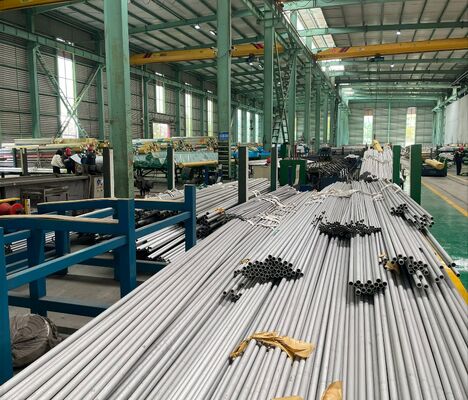 Pipe en acier sans soudure avec une épaisseur de paroi de 2 mm à 60 mm, revêtement FBE et longueur personnalisée pour les applications industrielles