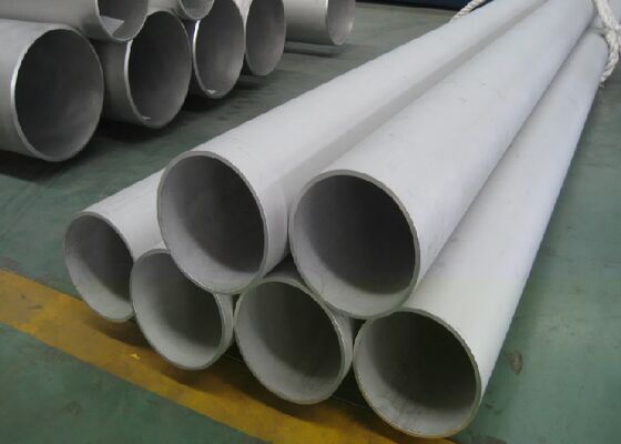 Tube en acier allié résistant aux hautes températures avec finition de surface polie et recuit de mise en solution pour applications industrielles